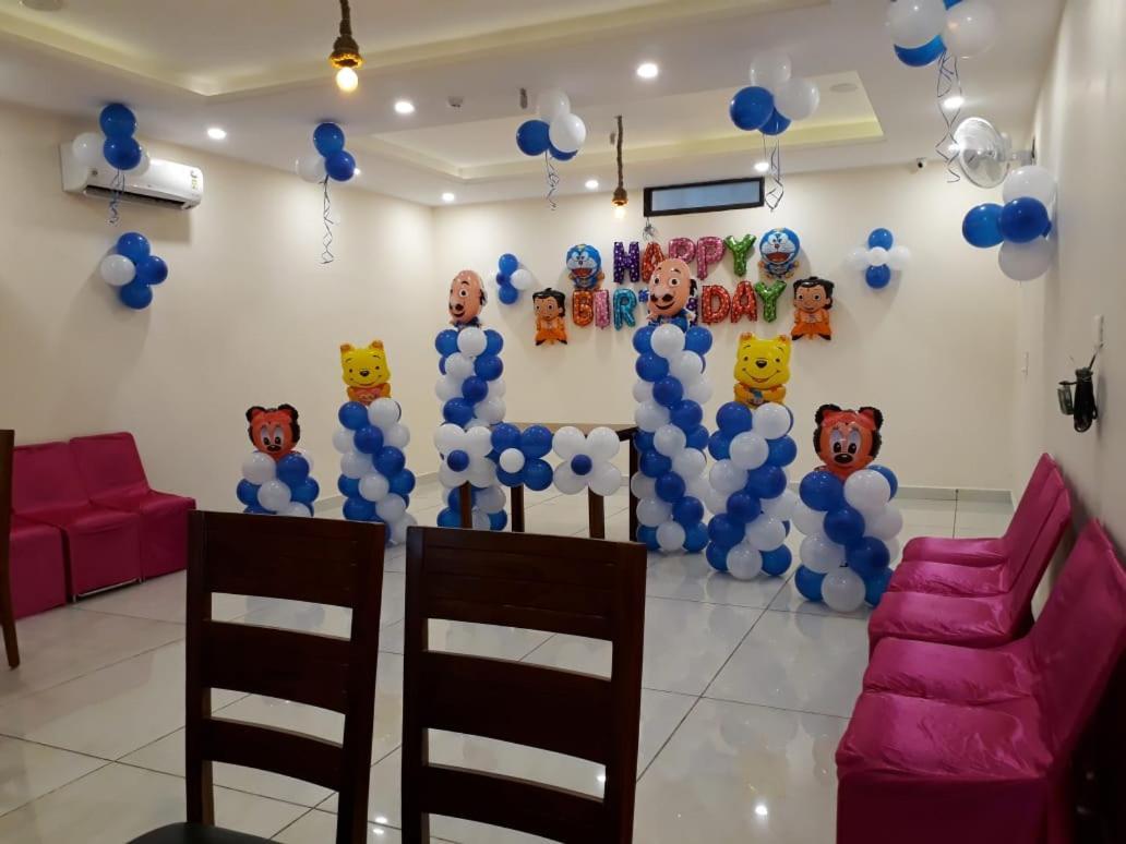Zirakpur Hotel Wisteria -Main Highway Hotel المظهر الخارجي الصورة
