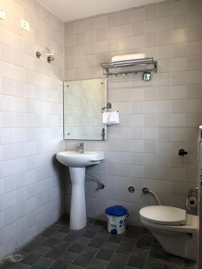 Zirakpur Hotel Wisteria -Main Highway Hotel المظهر الخارجي الصورة