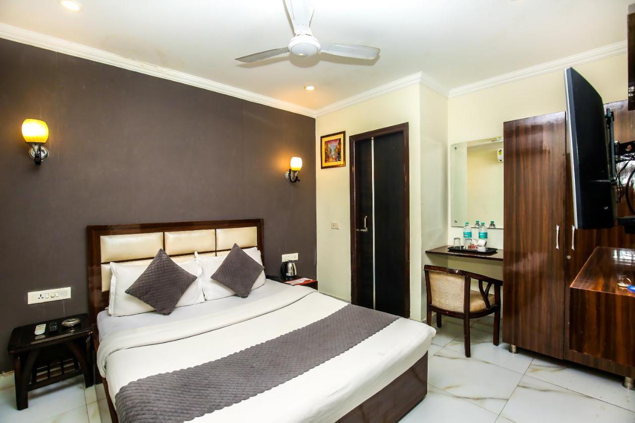 Zirakpur Hotel Wisteria -Main Highway Hotel المظهر الخارجي الصورة