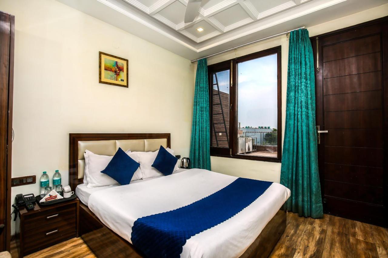 Zirakpur Hotel Wisteria -Main Highway Hotel المظهر الخارجي الصورة